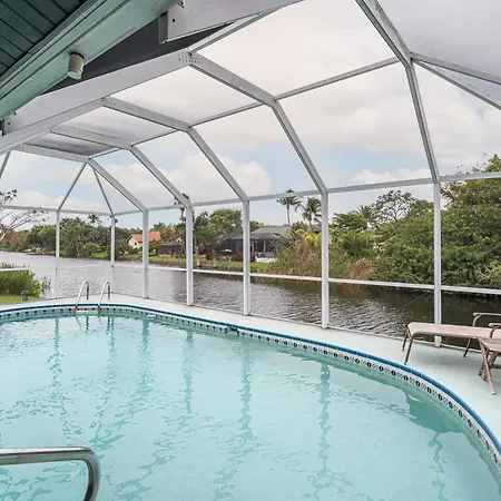 Sunset Special: 3Br Oasis, Heated Pool, Lake Views